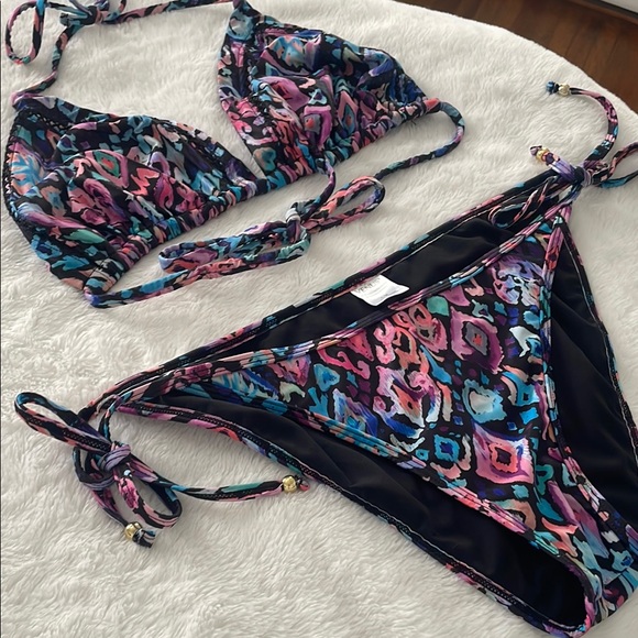 Colorful Abstract Bikini Set - Picture 3 of 6